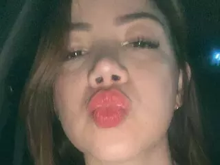 AbbyMadeline baiser nude