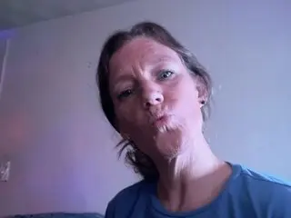 BessyLou livesex toy